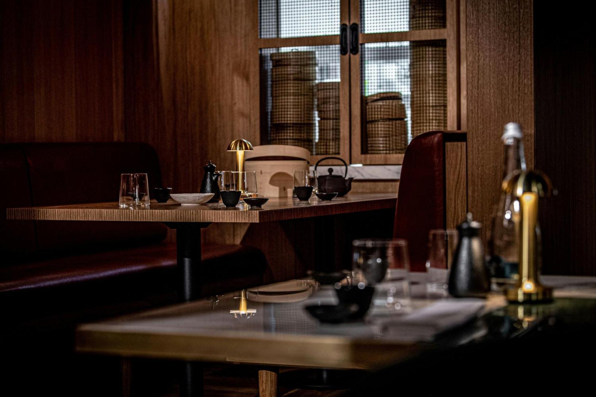 Апартаменты На Митинской 28 Варшава Экстерьер фото Interior of the restaurant